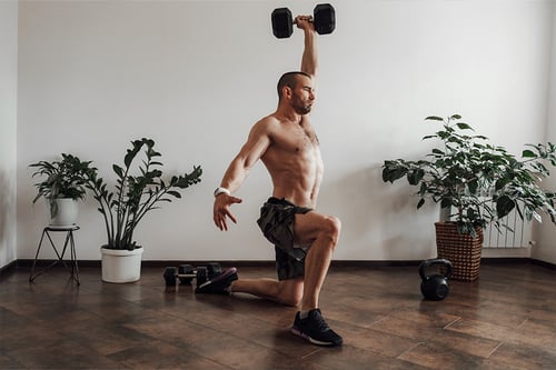 Crossfit – co to jest i czy warto spróbować tego treningu? Podstawowe ćwiczenia crossfit