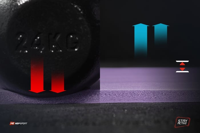 Zbliżenie na strukturę maty NBR 1,5 cm w kolorze fioletowym marki Hop-sport