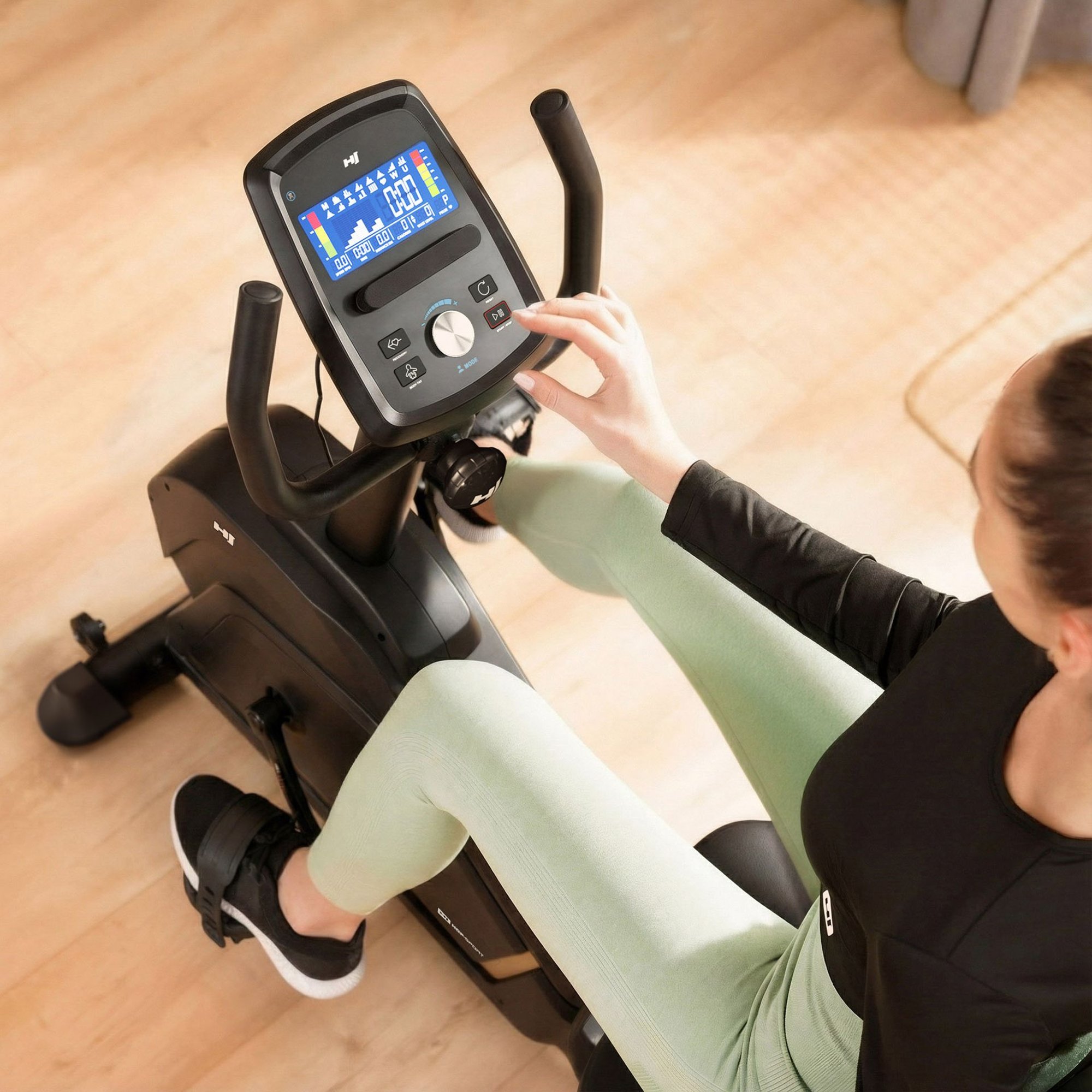 Rower poziomy Ravel HS-120L pozwala kontrolować najważniejsze parametry treningowe