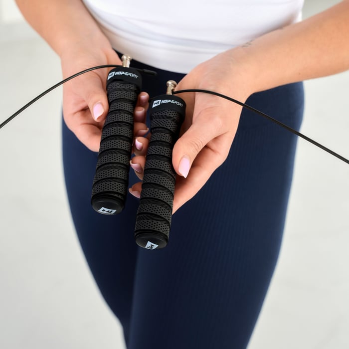 Specjalnie wyprofilowany kształt rączki w modelu HS-P030JR