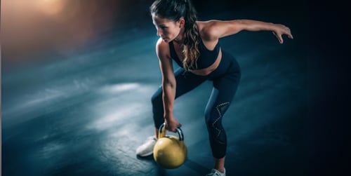 Ćwiczenia z kettlebell – efekty, techniki i trening dla każdego