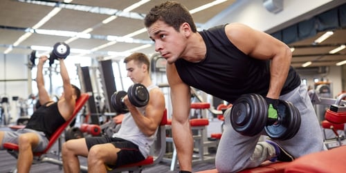 Od ilu lat można chodzić na siłownie? Sprawdź, od jakiego wieku można chodzić na siłownię