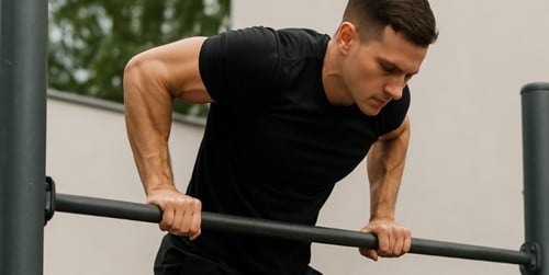 Muscle up – co to jest wejście siłowe i jak się go nauczyć?