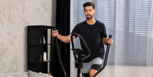 Jak ćwiczyć na orbitreku, żeby schudnąć? Sprawdź, jak zacząć ćwiczyć na orbitreku