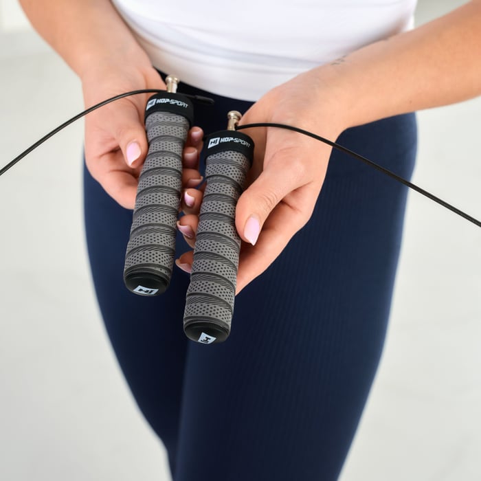 Specjalnie wyprofilowany kształt rączki w modelu HS-P030JR