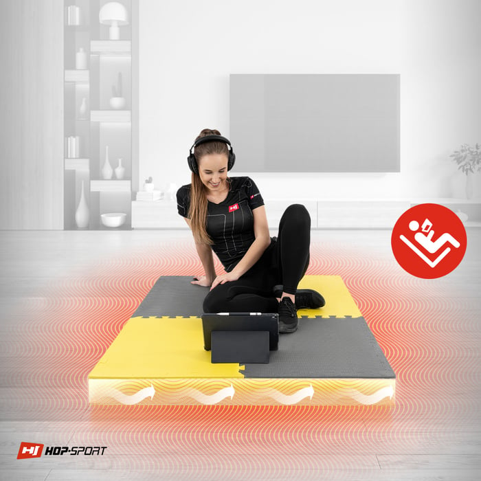 Dziewczyna siedzaca na żółto-szarej macie Puzzle Hop-Sport