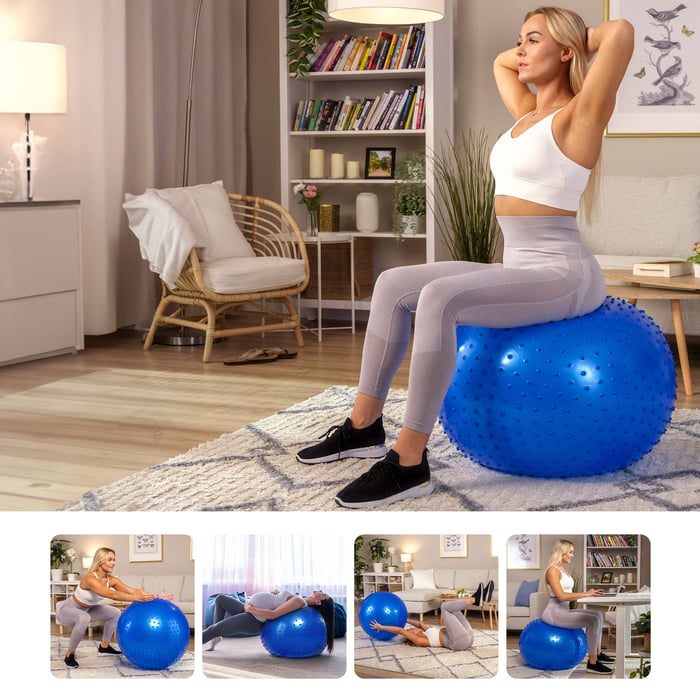 niebieska piłka gimnastyczna o średnicy 65cm z wypustkami marki Hop-Sport