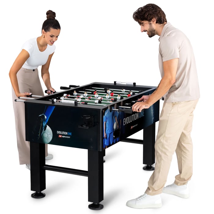 Piłkarzyki Evolution One dzięki swojej masywnej budowie doskonale sprawdzą się podczas dynamicznych rozgrywek