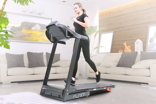 Bieżnia treningowa - co daje? Efekty biegania na bieżni