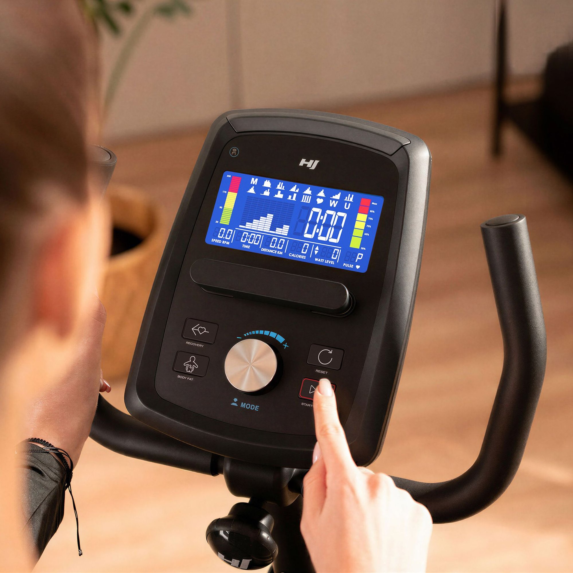 rower treningowy poziomy leżący HS-120L pozwala w pełni kontrolować przebieg treningu