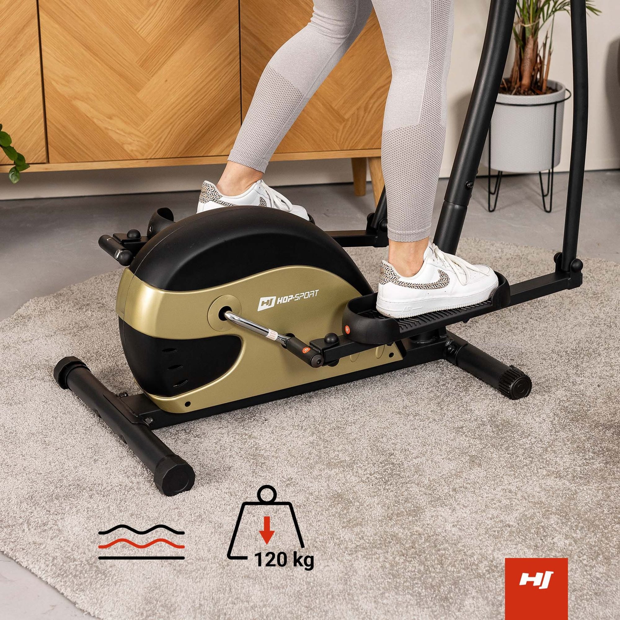 Orbitrek HS-003C Focus jest wyposażony w antypoślizgowe platformy pod stopy